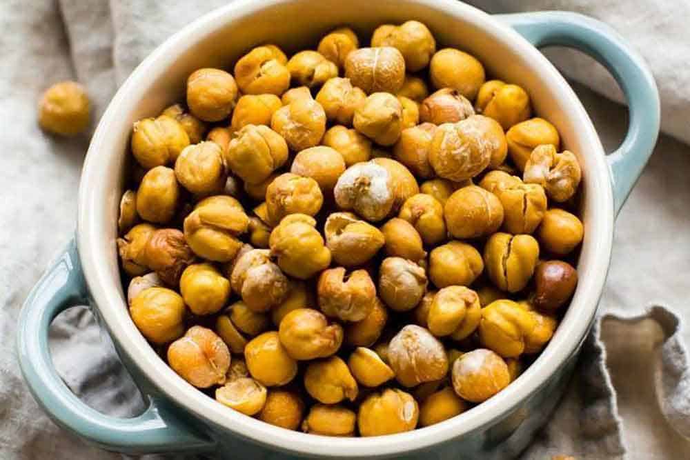 chickpeas optimized - Crunchy Food Cravings: Satisfy Them Without Sacrificing Your Health
