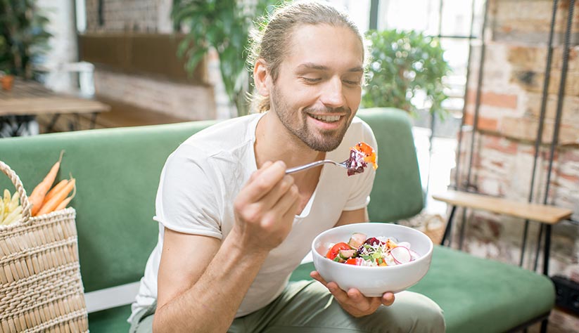 Man-eating-plant-based-meal