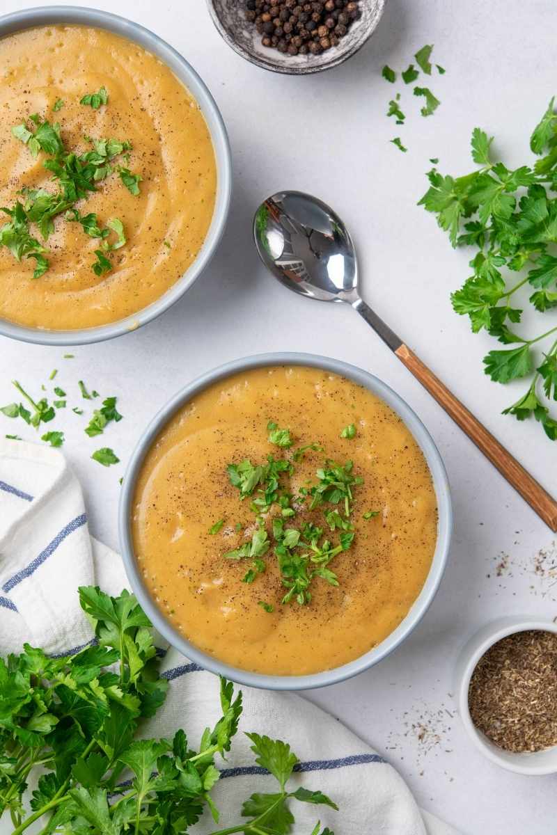Creamy Cauliflower & Carrot Soup Featured