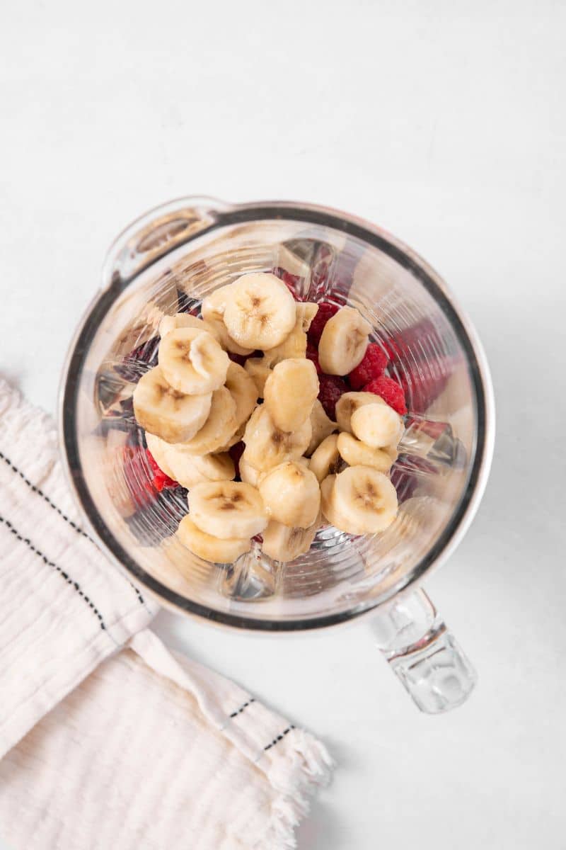 Smoothie Bowl with Buckwheat Granola Blender
